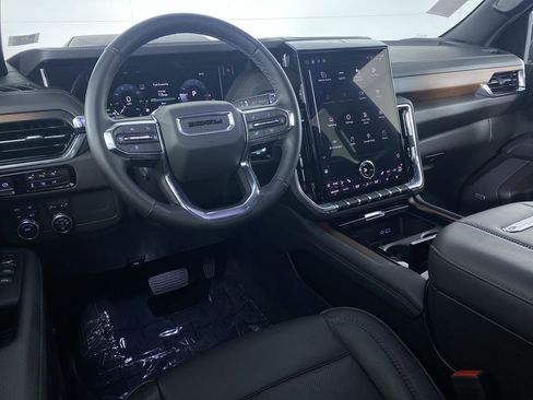 Certified 2025 GMC Yukon Denali image 2