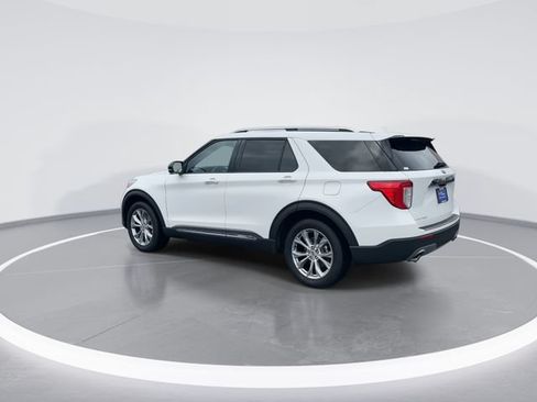 Certified 2022 Ford Explorer Limited w/ Equipment Group 301A RWD image 5