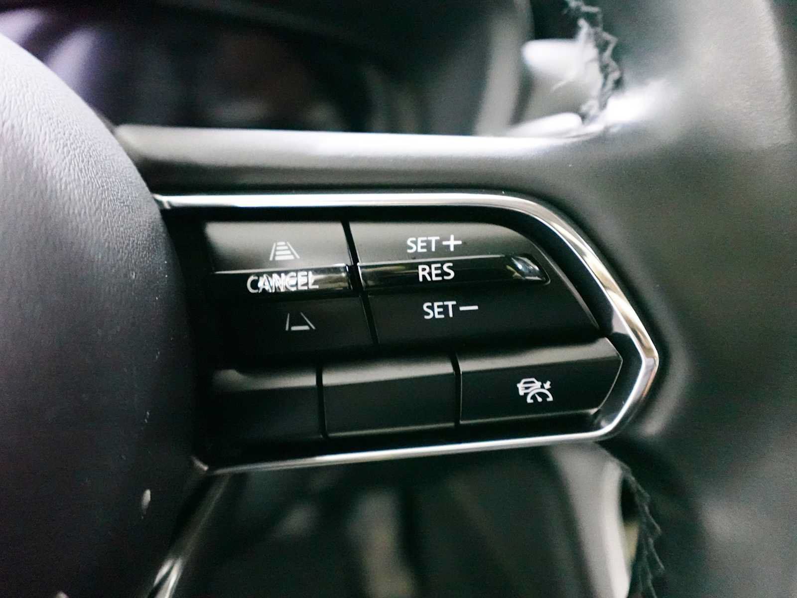 Used 2024 MAZDA CX-90 Plug-In Hybrid w/ Preferred AWD/4WD image 18