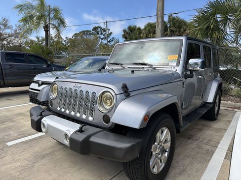 Used 2015 Jeep Wrangler Unlimited Sahara w/ Connectivity Group image 3