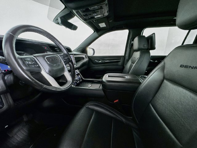 Used 2021 GMC Yukon XL Denali w/ Denali Ultimate Package AWD/4WD image 19