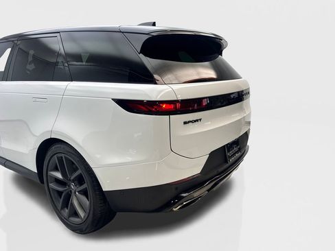 Used 2024 Land Rover Range Rover Sport SE AWD/4WD image 19