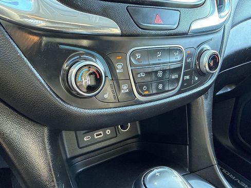 Used 2019 Chevrolet Equinox LT image 27