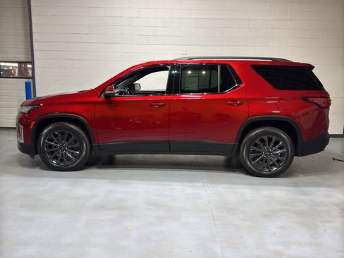 Used 2022 Chevrolet Traverse RS w/ LPO, Floor Liner Package image 2