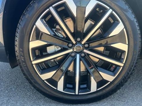 New 2026 Volvo XC90 B6 Plus w/ Protection Package Premier image 31