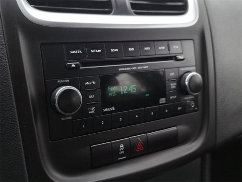 Used 2012 Dodge Avenger SXT image 26