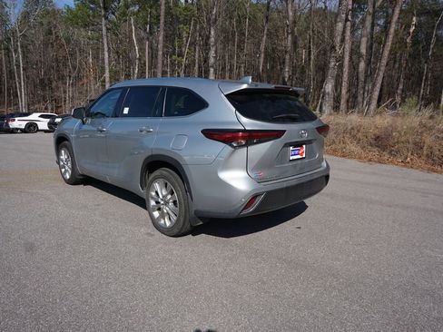 Used 2022 Toyota Highlander Limited image 22