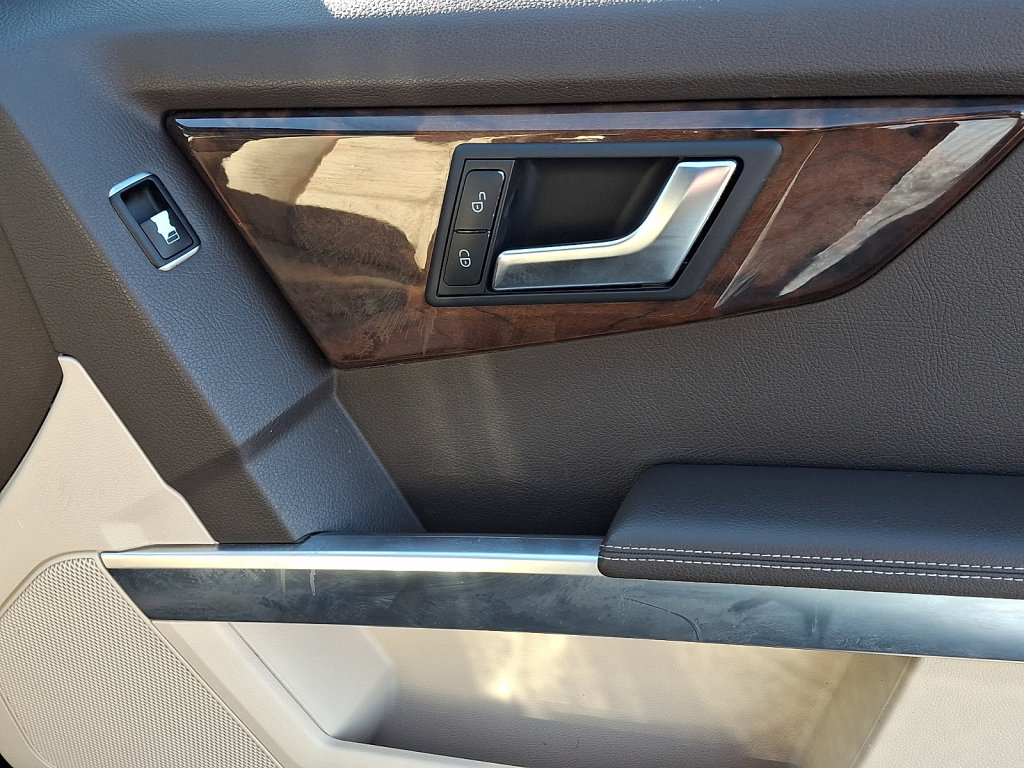 Used 2015 Mercedes-Benz GLK 350 4MATIC image 10