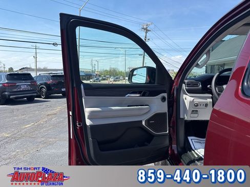 Used 2023 Jeep Wagoneer Series III w/ Convenience Group I AWD/4WD image 14