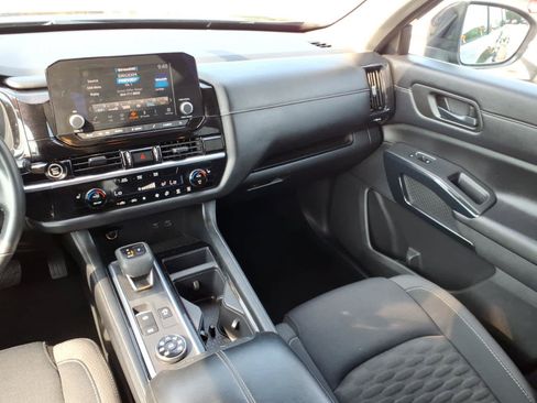 Certified 2023 Nissan Pathfinder SV w/ SV Premium Package AWD/4WD image 16