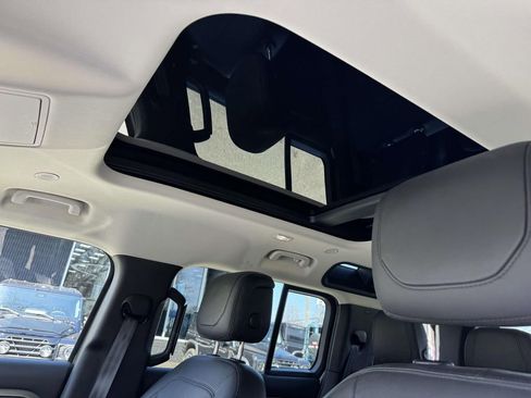 Used 2020 Land Rover Defender 110 SE image 16