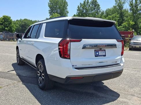 Used 2024 GMC Yukon XL AT4 AWD/4WD image 9
