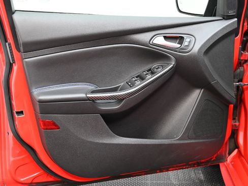 Used 2018 Ford Focus RS AWD/4WD image 19