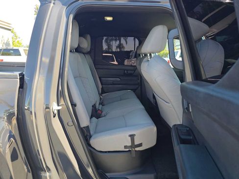 Certified 2025 Toyota Tacoma SR5 AWD/4WD image 12