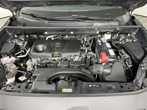 Used 2020 Toyota RAV4 XLE Premium image 10