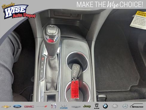 Used 2021 Chevrolet Equinox LT FWD image 16