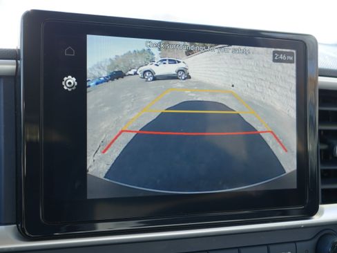Used 2024 Hyundai Venue Limited FWD image 18