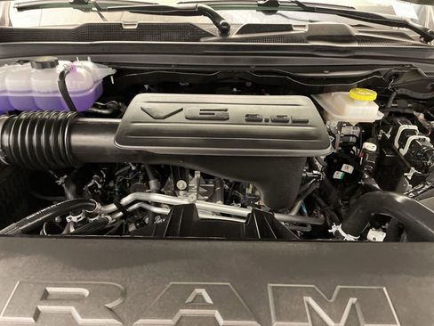 New 2026 RAM 1500 Express AWD/4WD image 17