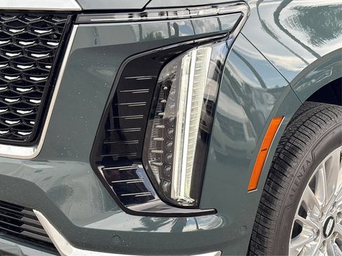 New 2026 Cadillac Escalade ESV Luxury AWD/4WD image 13
