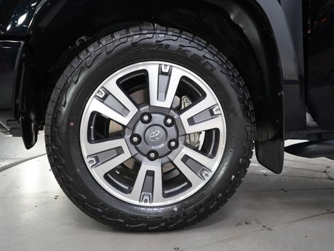 Used 2021 Toyota Tundra Platinum AWD/4WD image 33