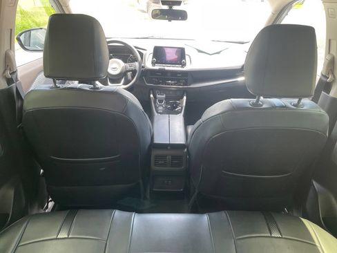 Used 2023 Nissan Rogue SV FWD image 15
