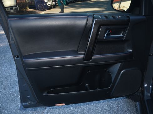 Certified 2024 Toyota 4Runner TRD Off-Road Premium image 10