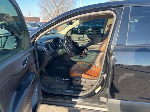 Used 2019 GMC Acadia SLT image 6