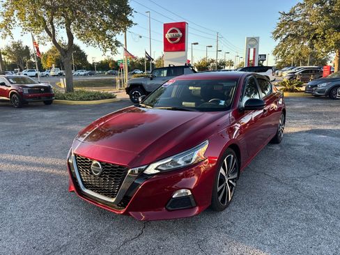 Certified 2020 Nissan Altima 2.5 SR w/ Premium Package image 2