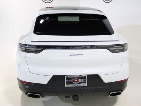 Used 2023 Porsche Cayenne Coupe w/ Towing Package w/o Tow Ball AWD/4WD image 32