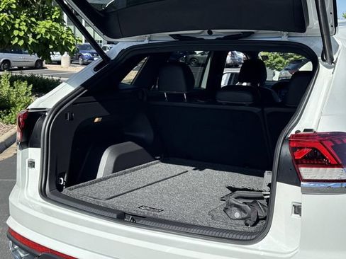 Used 2023 Volkswagen Atlas Cross Sport SE w/ Panoramic Sunroof Package AWD/4WD image 20