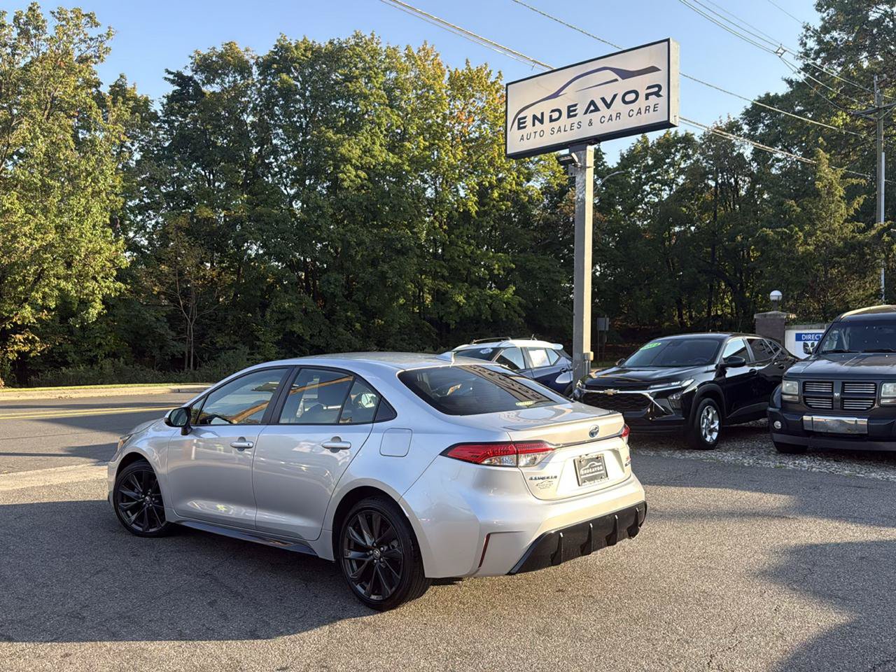 Used 2023 Toyota Corolla SE FWD image 5