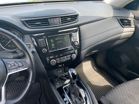 Used 2020 Nissan Rogue SV w/ Premium Package AWD/4WD image 29