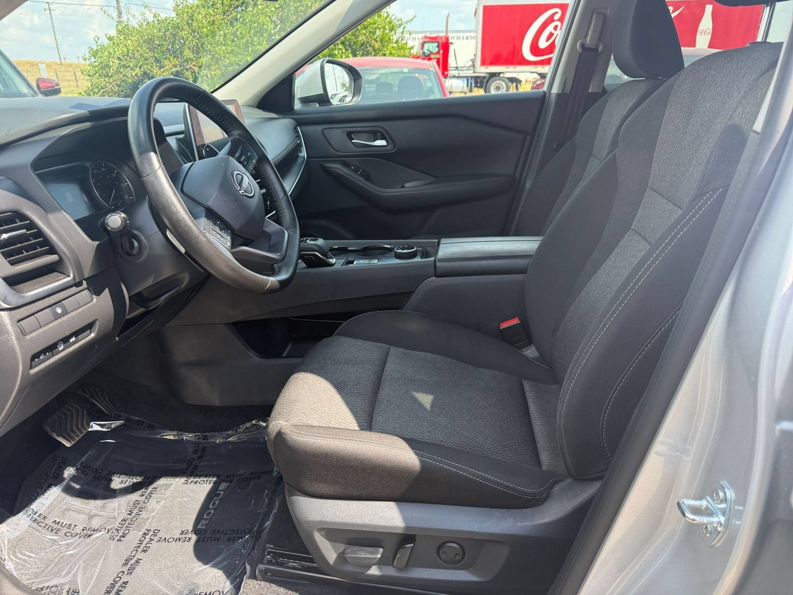 Used 2025 Nissan Rogue SV AWD/4WD image 26