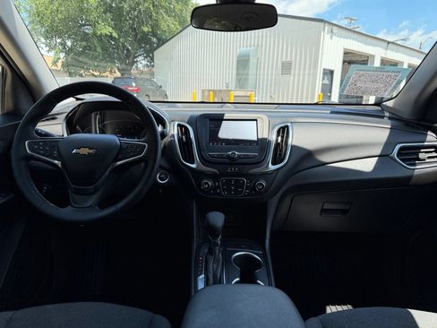 Used 2024 Chevrolet Equinox LT FWD image 18