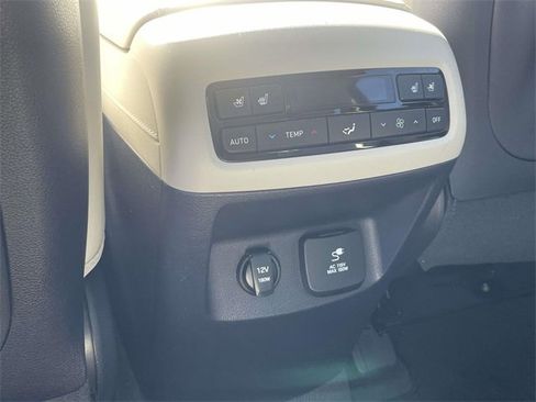 Used 2021 Hyundai Palisade Limited image 12
