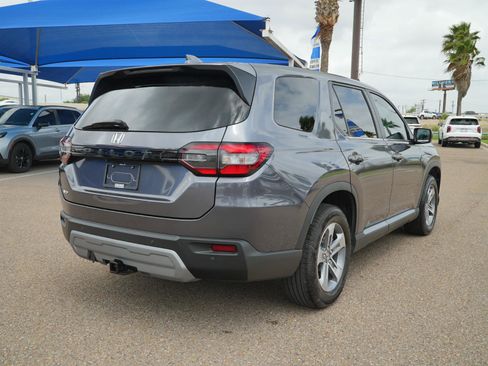 Used 2025 Honda Pilot EX-L image 3