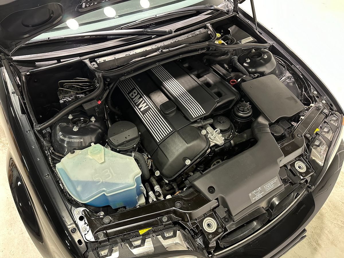 Used 2001 BMW 330Ci Convertible RWD image 3