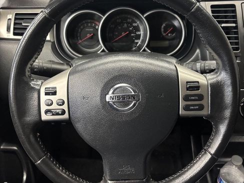 Used 2011 Nissan Versa Hatchback w/ Premium Pkg FWD image 18