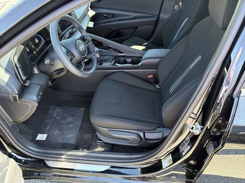 New 2026 Hyundai Elantra SEL Sport image 9