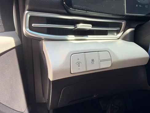 New 2026 Hyundai Elantra Limited FWD image 29