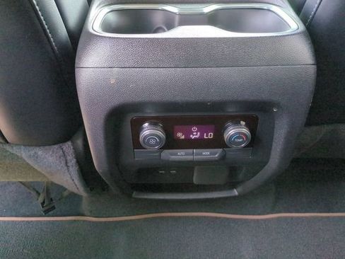Used 2025 GMC Acadia AT4 AWD/4WD image 40