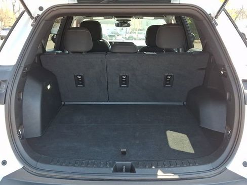 Used 2025 Chevrolet Equinox LT image 30