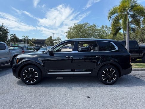 Certified 2025 Kia Telluride SX w/ SX Captain's Chair Package FWD image 4