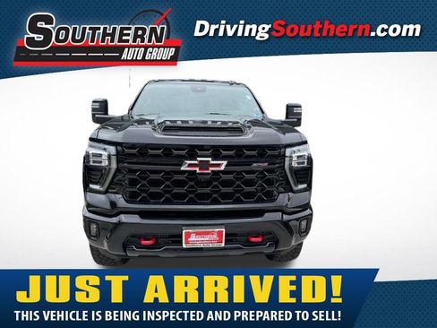 Used 2024 Chevrolet Silverado 2500 ZR2 AWD/4WD image 1