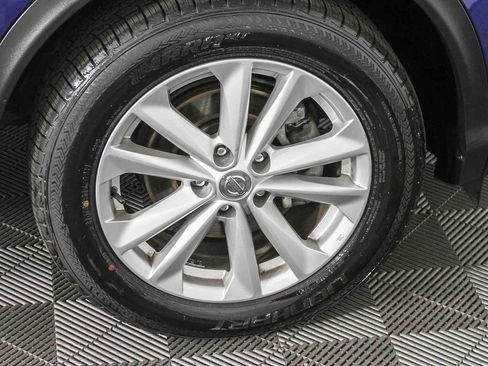 Used 2018 Nissan Rogue Sport SV image 12