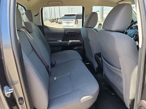 Used 2022 Toyota Tacoma SR5 RWD image 23