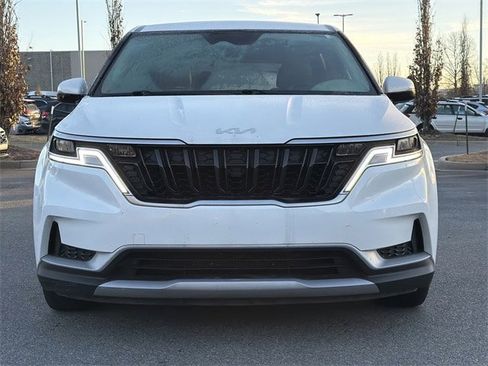 Used 2024 Kia Carnival LX image 5