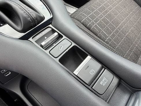 Used 2024 Honda HR-V LX image 11