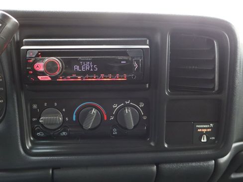 Used 2000 Chevrolet Silverado 1500 LS image 32