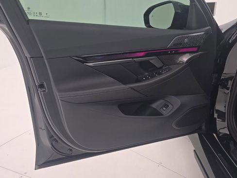 Used 2025 BMW M5 Touring w/ M Driver's Package image 9